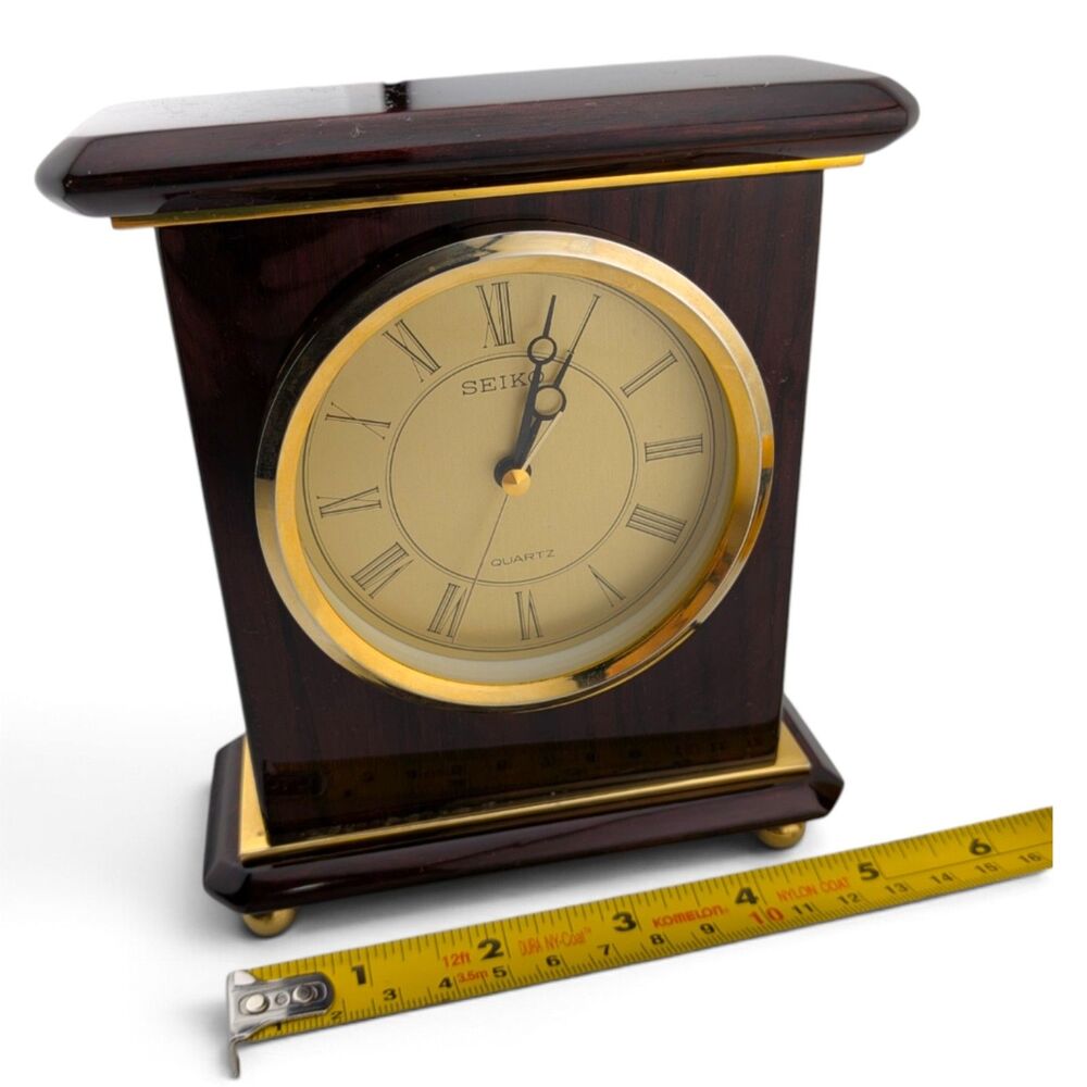Seiko Quartz Mantel Desk Clock Cherry Tone Gold Trim Roman Numerals Japan